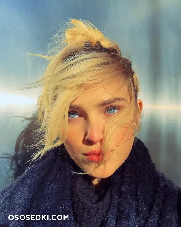 Alexa Reynen - 390