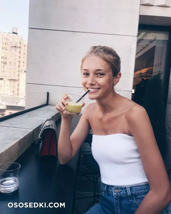 Ella Rattigan - 50