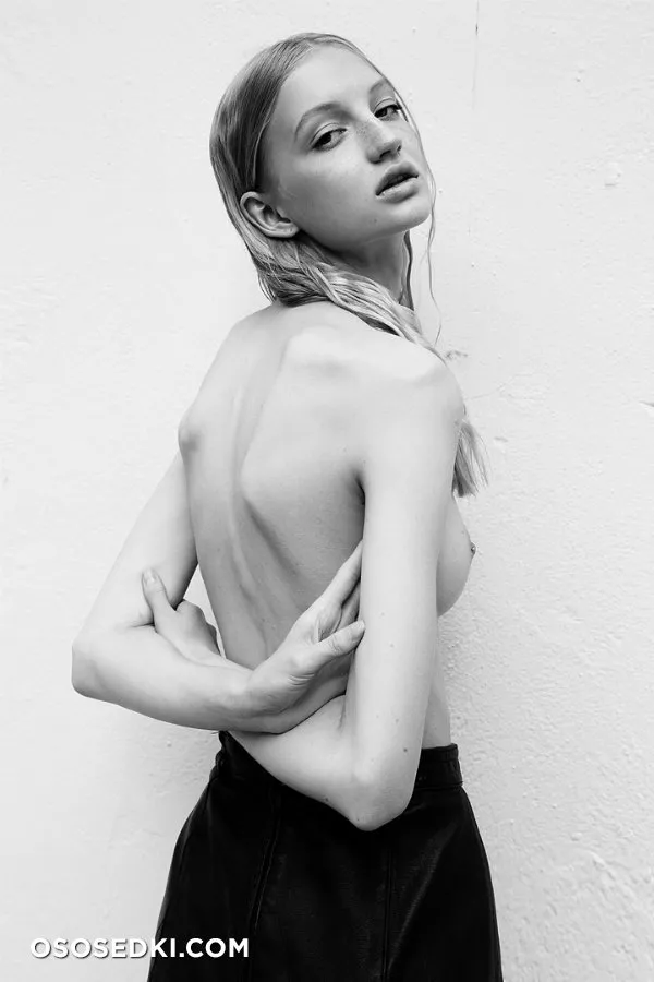 Pauline Ivashevskaya - 36