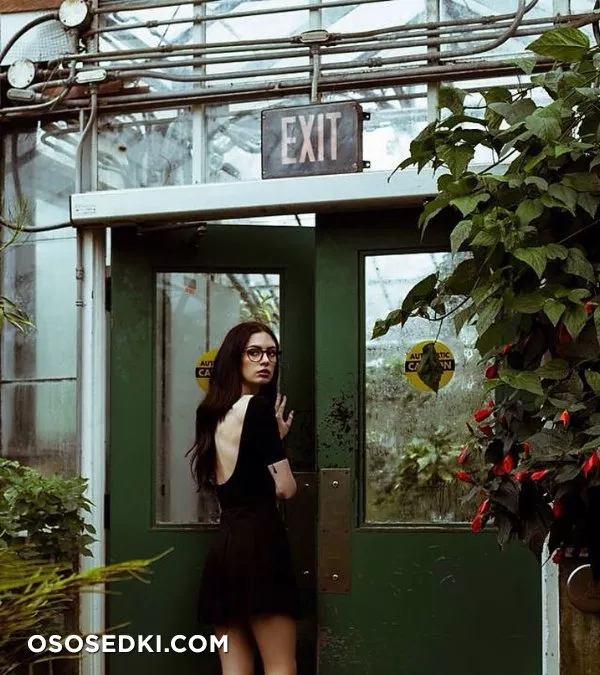 Sarah Nicole Harvey - 20