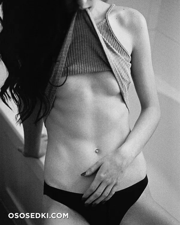 Sarah Nicole Harvey - 34