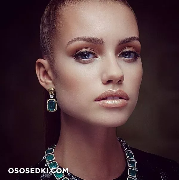 Elle Trowbridge - 22