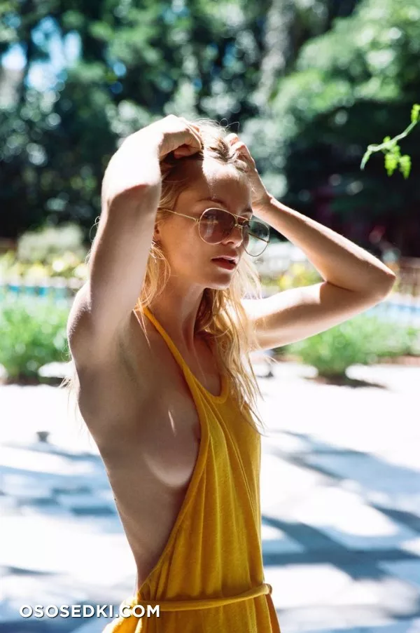 Elyse Taylor - 54
