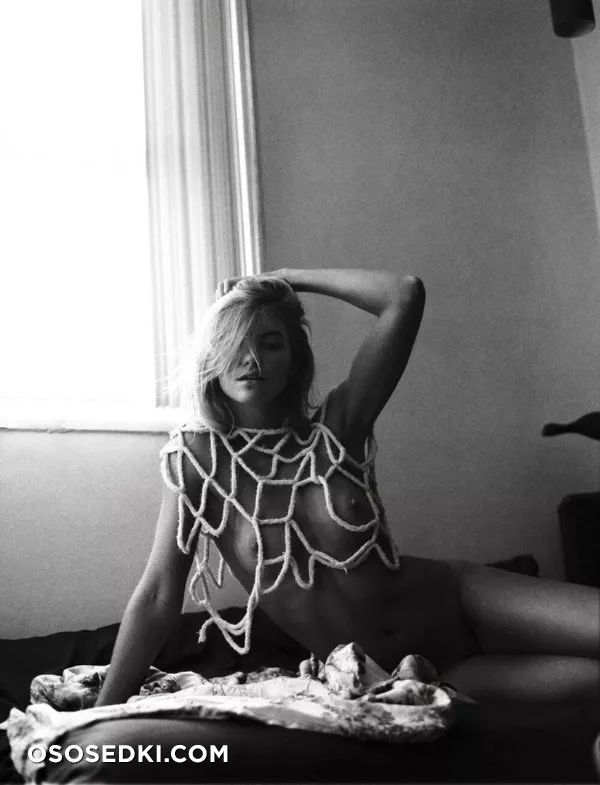 Elyse Taylor - 60