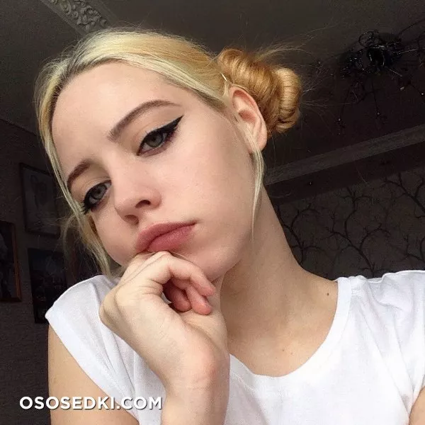 internet.daughter - 33