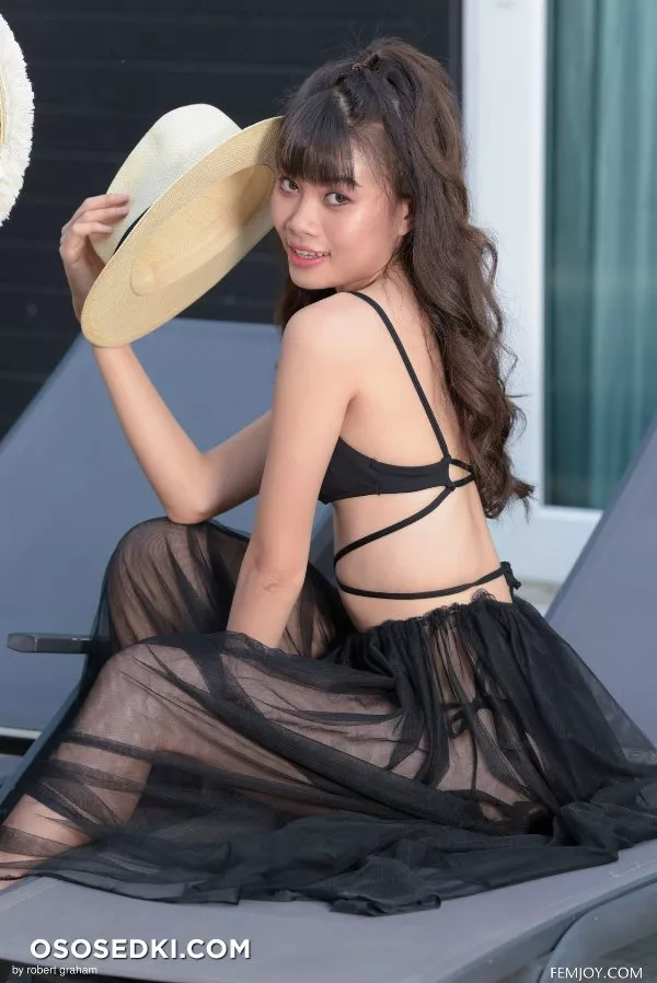 Chloe R Sowan - Oil Play - 16