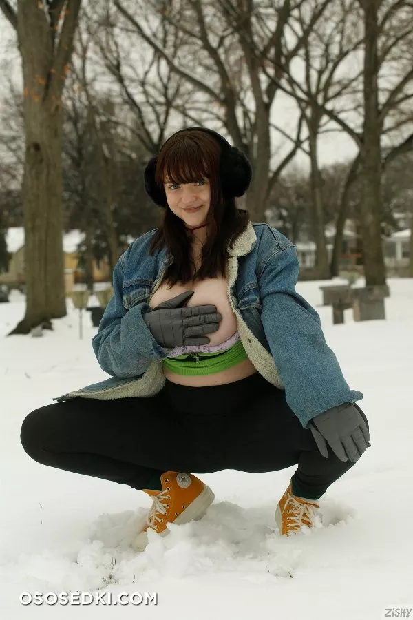 Daisy Wensday Merry Fistmas - 14