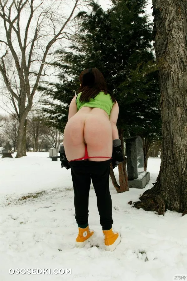 Daisy Wensday Merry Fistmas - 50
