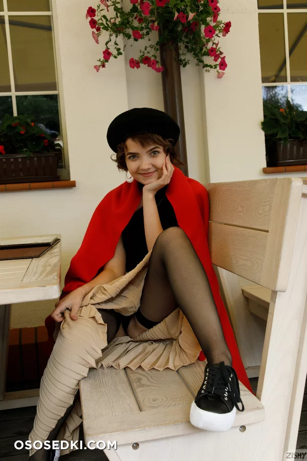 Victoria Minina Cafe Society 1 - 21