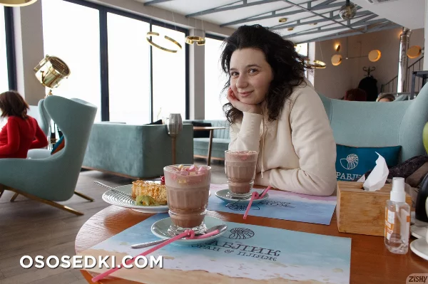 Tasia Loomer Cold Cuddles Cafe - 6