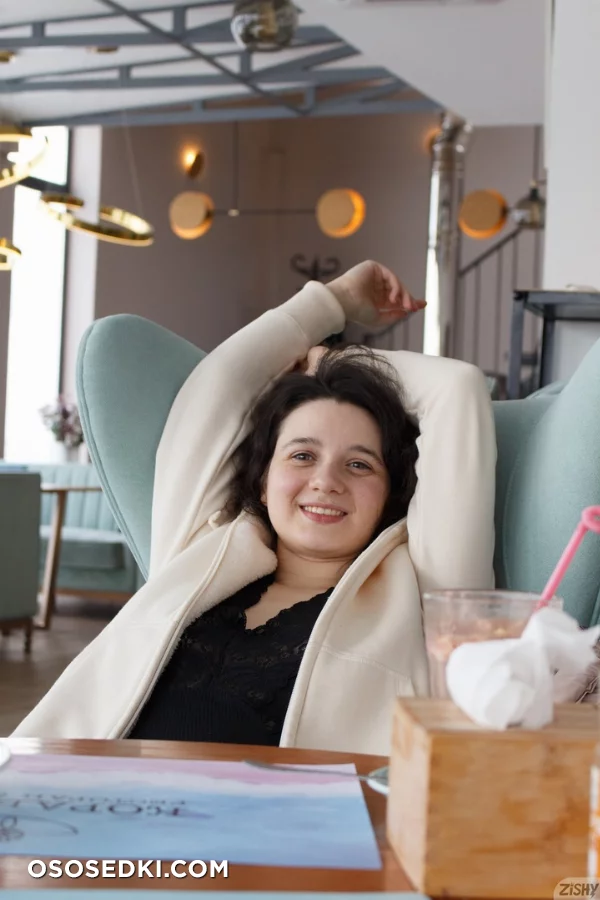 Tasia Loomer Cold Cuddles Cafe - 9