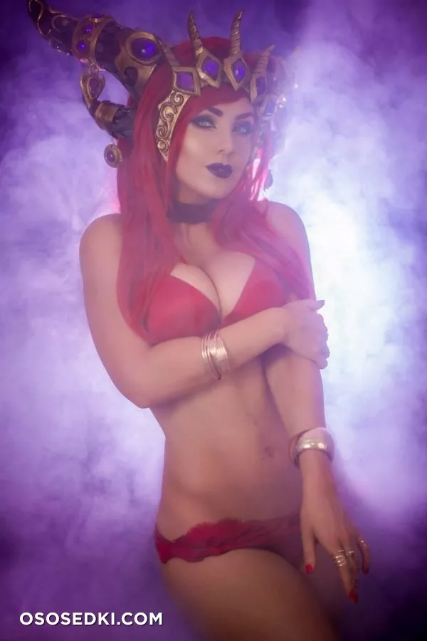 Jessica Nigri. Alexstrasza. World Of Warcraft. Lingerie - 9