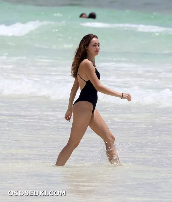 Алисия Дебнем Кери голая - Alycia Debnam Carey nude - 10