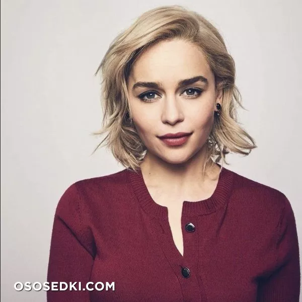 Emilia Clarke - 32