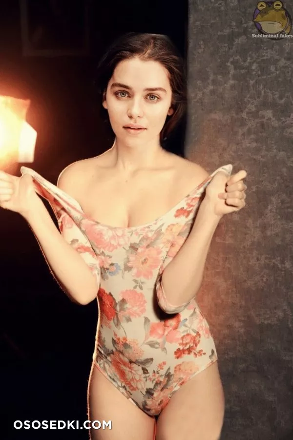 Emilia Clarke - 33
