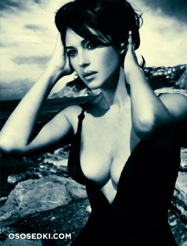 Monica Bellucci - 80