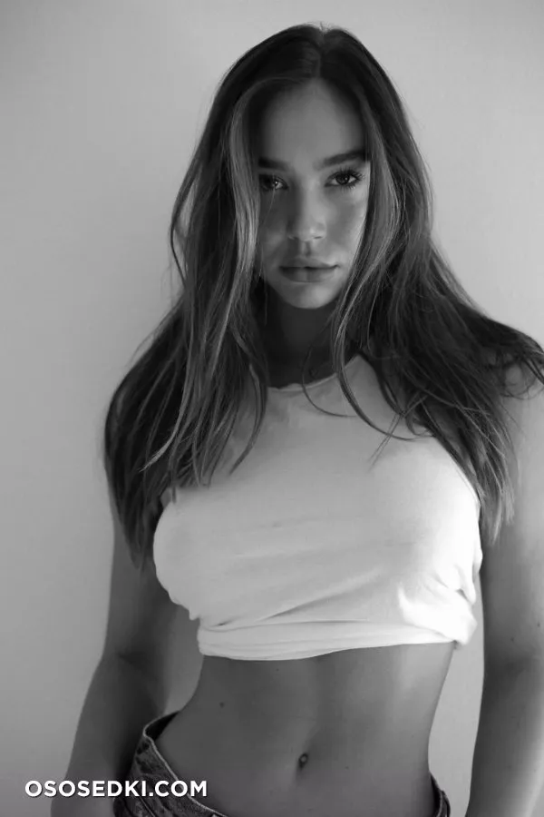 Alexis Ren - 6