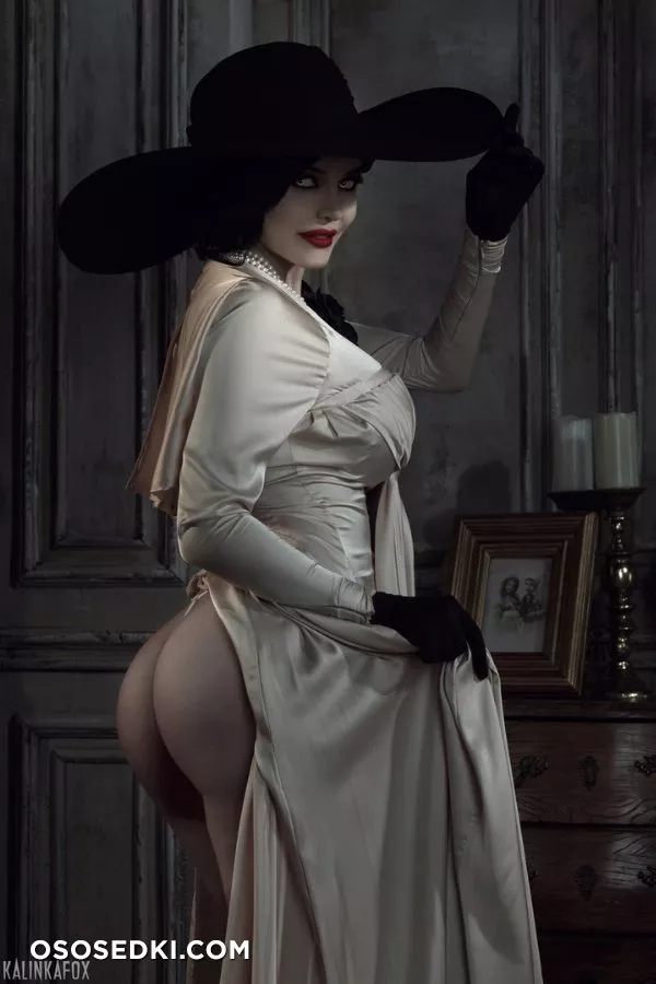 Kalinka Fox - Alcina Dimitrescu - 1