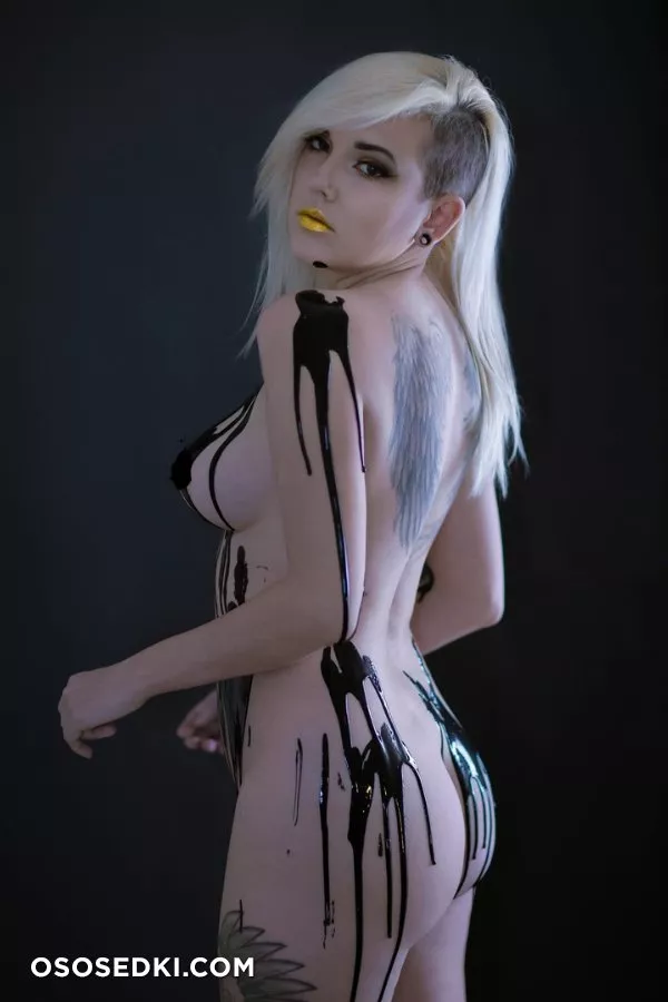 Darshelle Stevens - Black & Gold - 1
