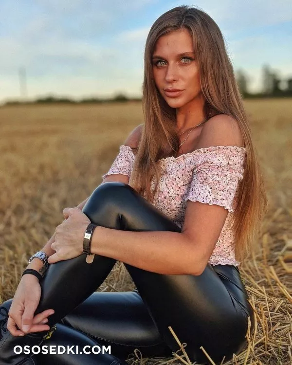 Random girls in latex - 135