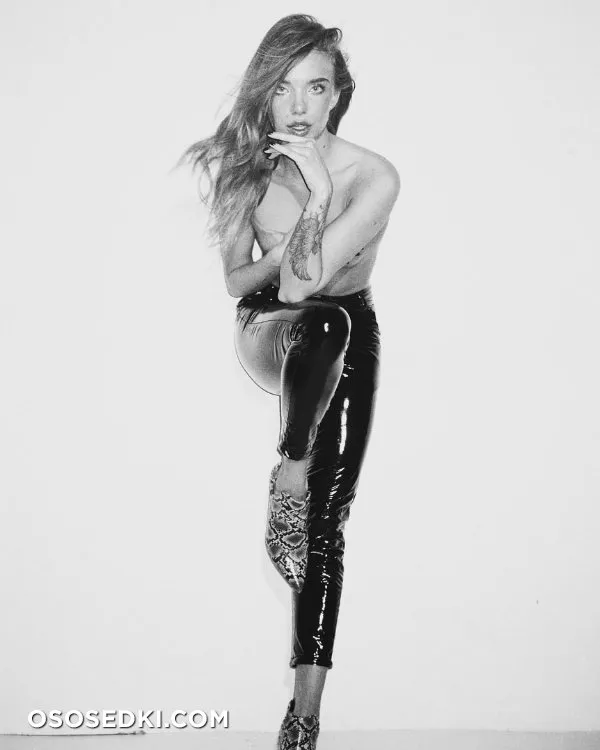 Random girls in latex - 337