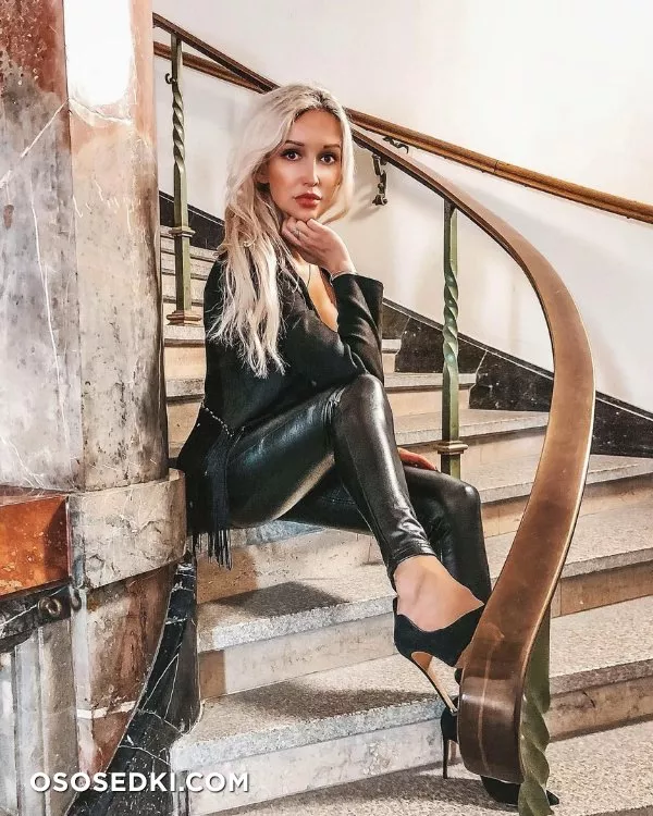 Random girls in latex - 406