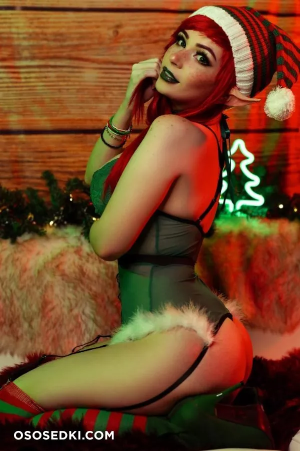 DanielleCosplay - Christmas Elf - 4