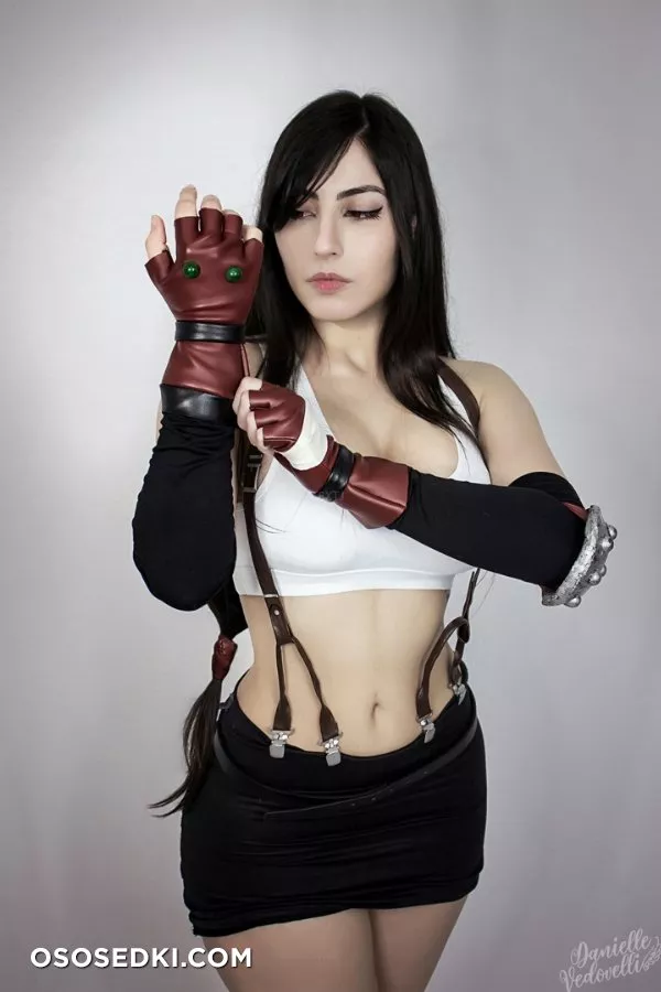 Danielle Vedovelli   - 28