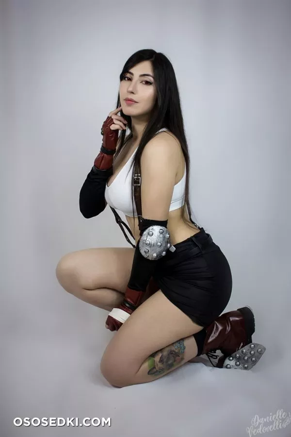 Danielle Vedovelli   - 33