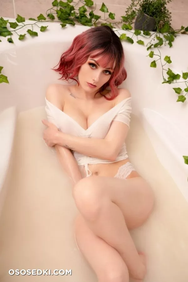 Rolyatistaylor - Milk Bath - 19