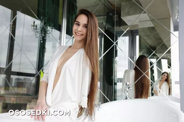 Leona Mia - 649