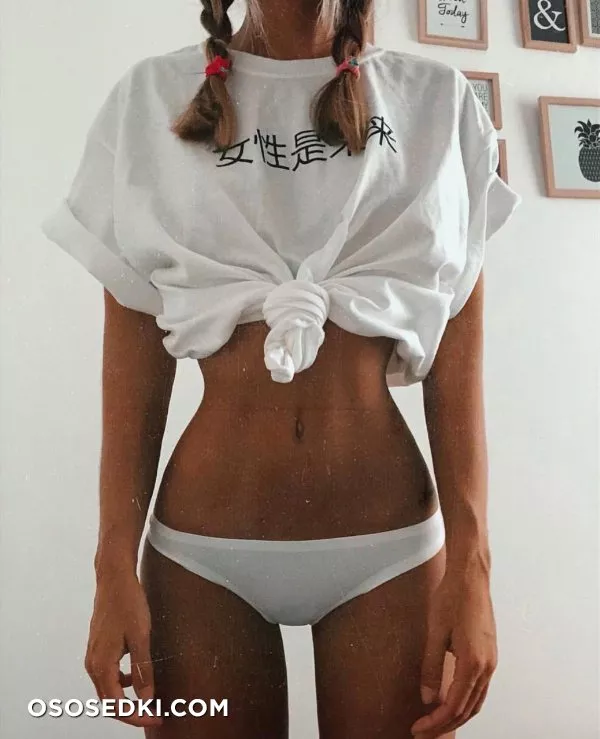 Девушки в купальниках - 226