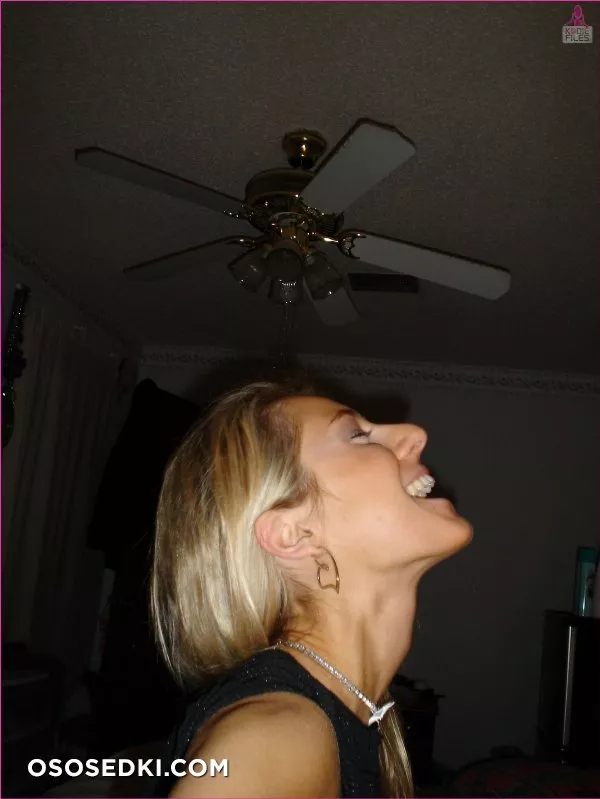Blonde skinny girl - 36