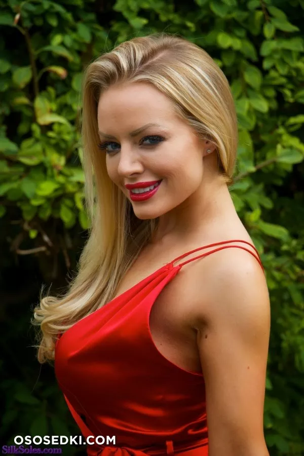 Hannah Claydon - Take A Turn Around The Garden - 14