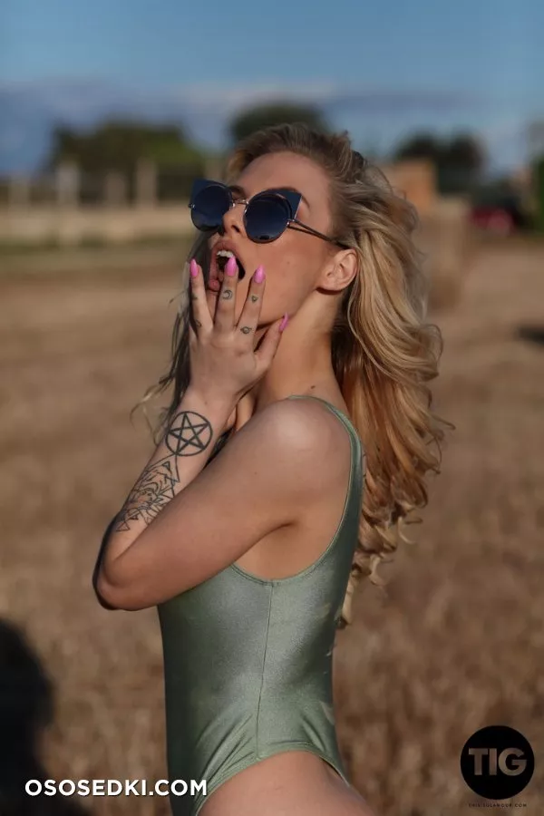 Saskia Valentine - We Salute You - 30