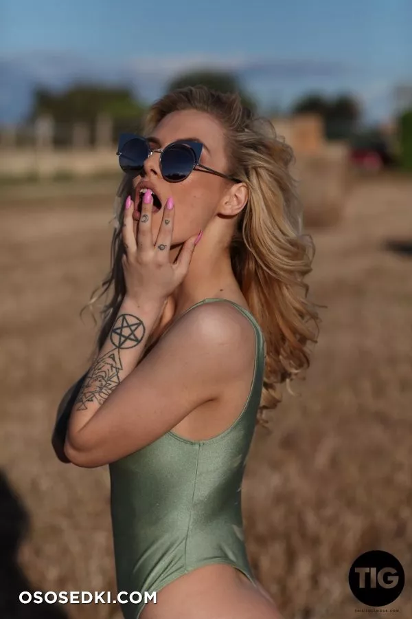 Saskia Valentine - We Salute You - 31