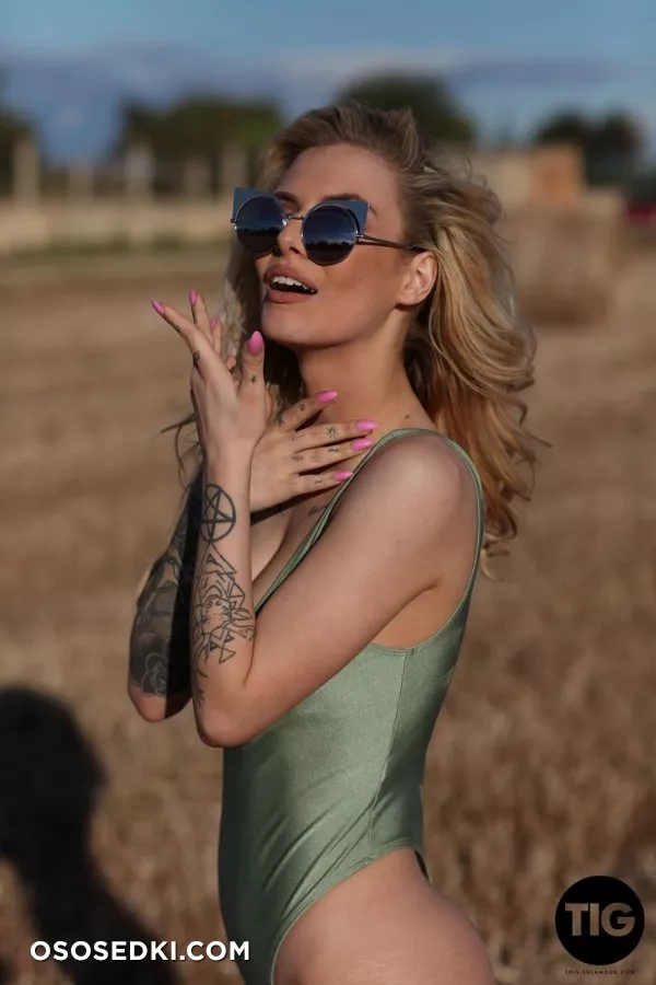 Saskia Valentine - We Salute You - 34