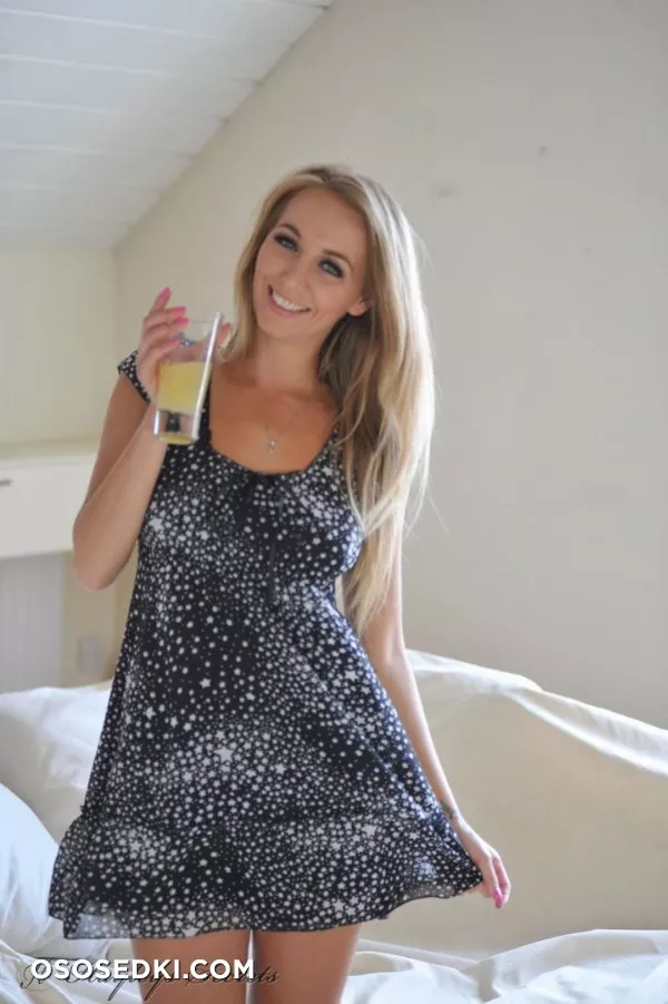 Hayley Marie Coppin-its Getting Hot - 5