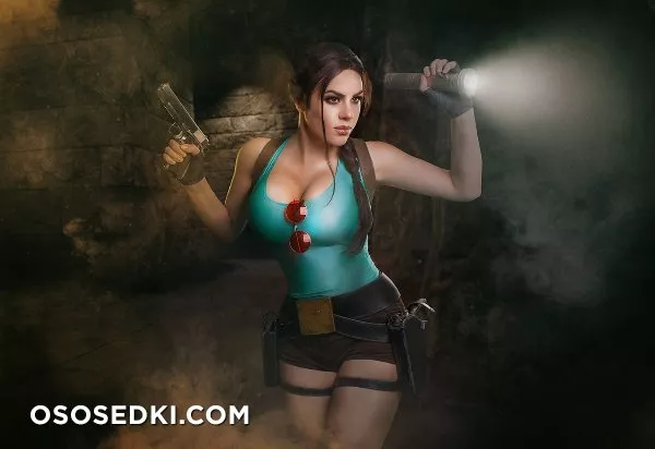LARA CROFT - 8