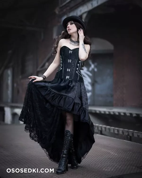 Scarlet - 8