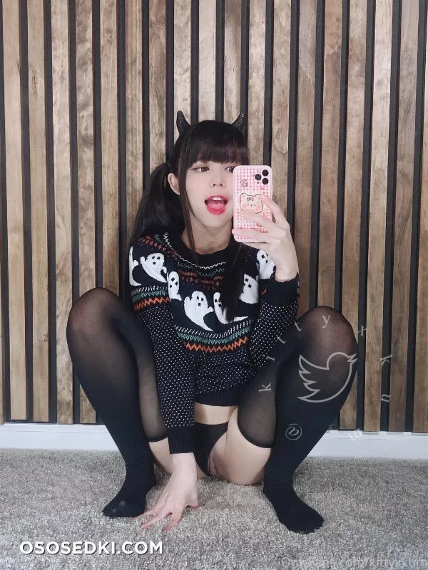 02.10.21 Kitty Kum - 69