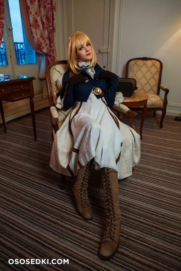 Violet Evergarden  - 12