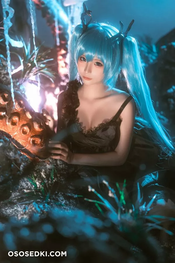 Hatsune Miku (Vocaloid) - Stupid Momo - 16
