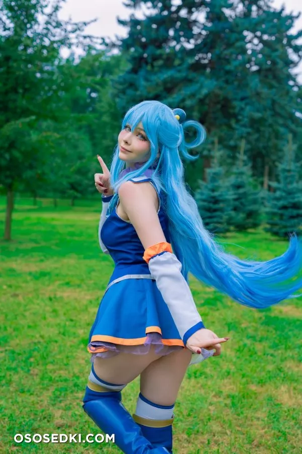 Aqua (KonoSuba) - Tsukides - 10