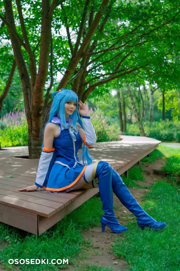 Aqua (KonoSuba) - Tsukides - 15