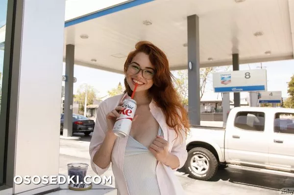 Sabrina Lynn - Shopping - 22