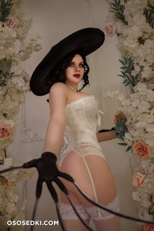 Alice Cosplay - Alcina Dimitrescu (Resident Evil) - 13