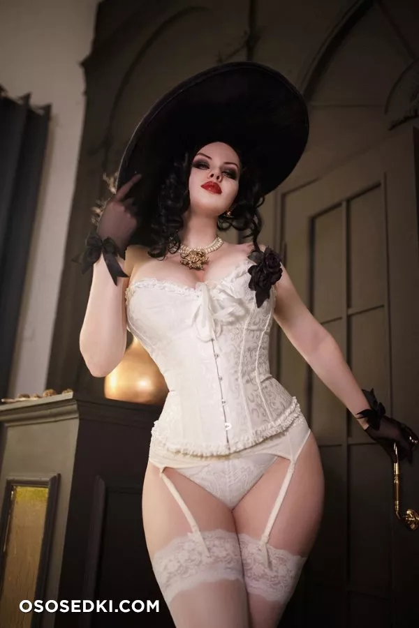 Alice Cosplay - Alcina Dimitrescu (Resident Evil) - 16