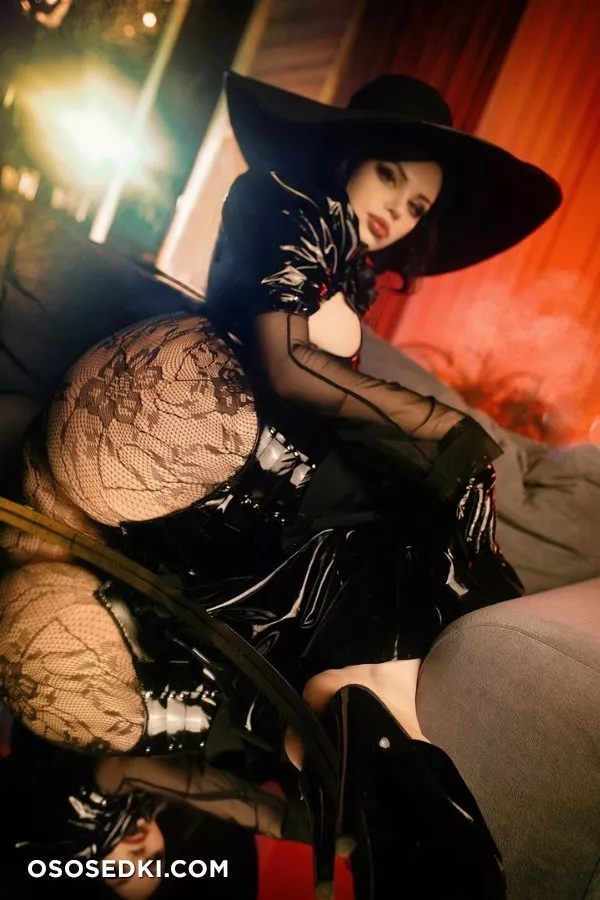 Alice Cosplay - Alcina Dimitrescu (Resident Evil) - 39