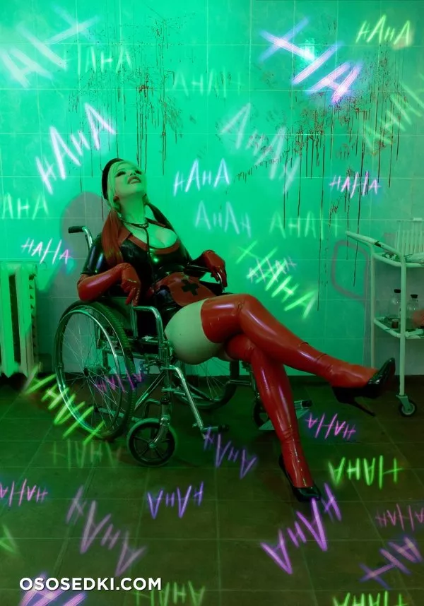 Lada Lyumos - Harley Quinn [Nurse] (DC) - 13